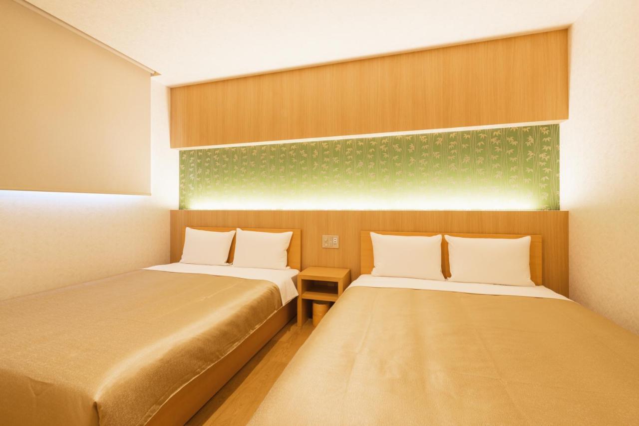 Grand Base Hakata Gofuku Aparthotel Fukuoka  Buitenkant foto